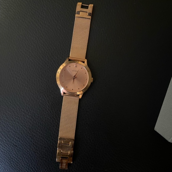 Guess Women’s Watch Rose Gold - Picture 2 of 4